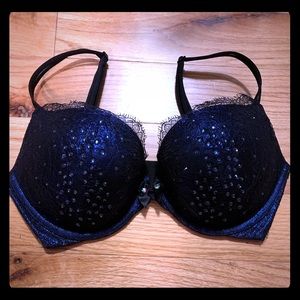 32DD Victoria Secret push up bra NWOT